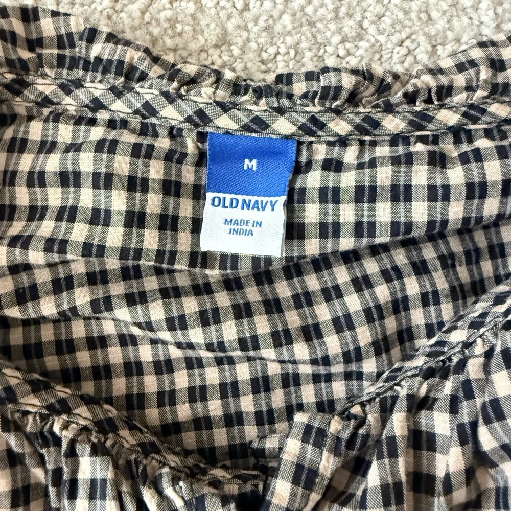 Old Navy Brown Checkered Button-Down Shirt - Picture 3 of 4